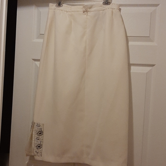 2 peice suite - Picture 3 of 4